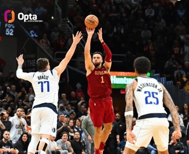 59英尺三分绝杀独行侠 斯特鲁斯疯狂一投引爆球馆